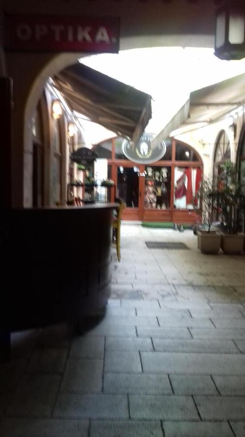Inchy Accommodation - In The Center Of Diocletian'S Palace Split Exterior photo