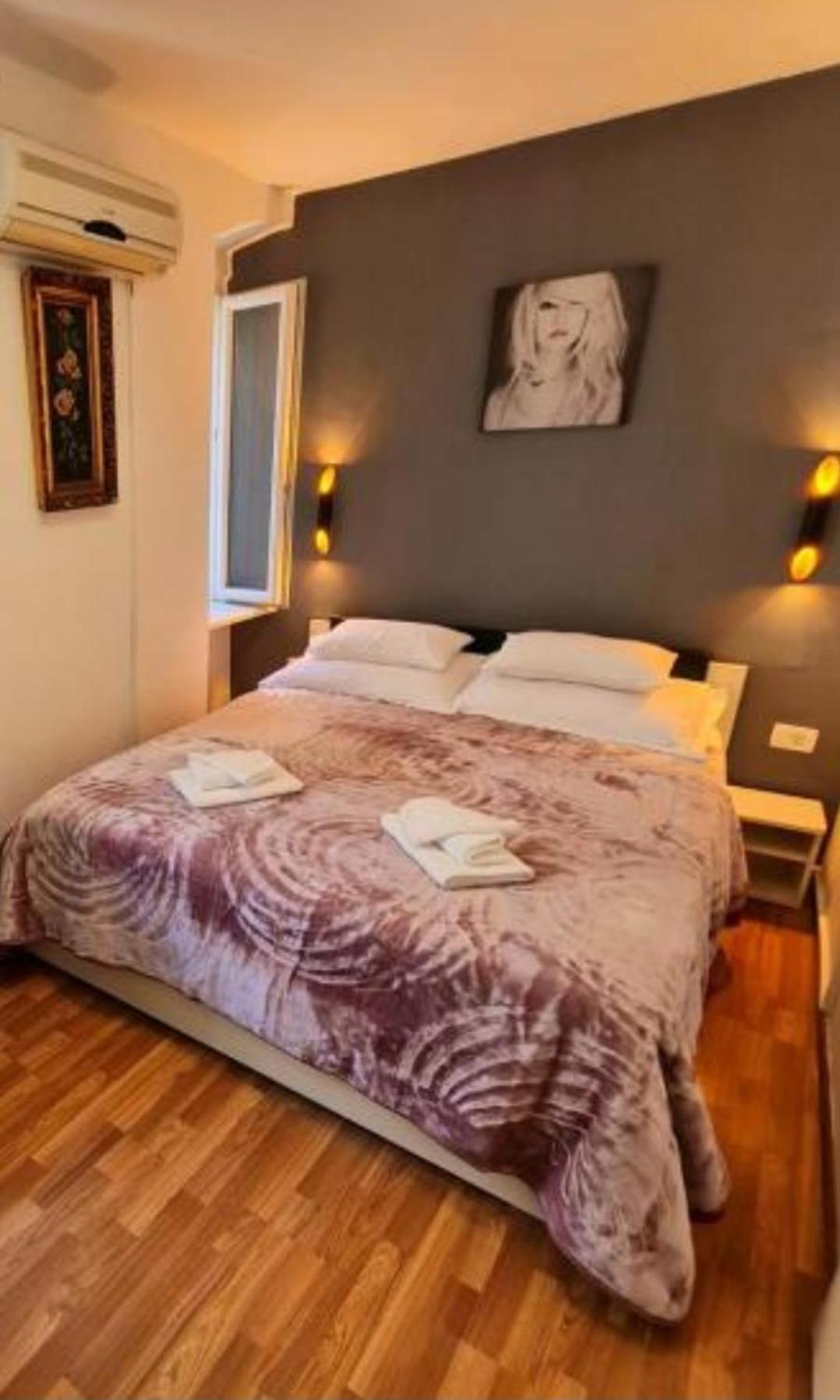 Inchy Accommodation - In The Center Of Diocletian'S Palace Split Exterior photo