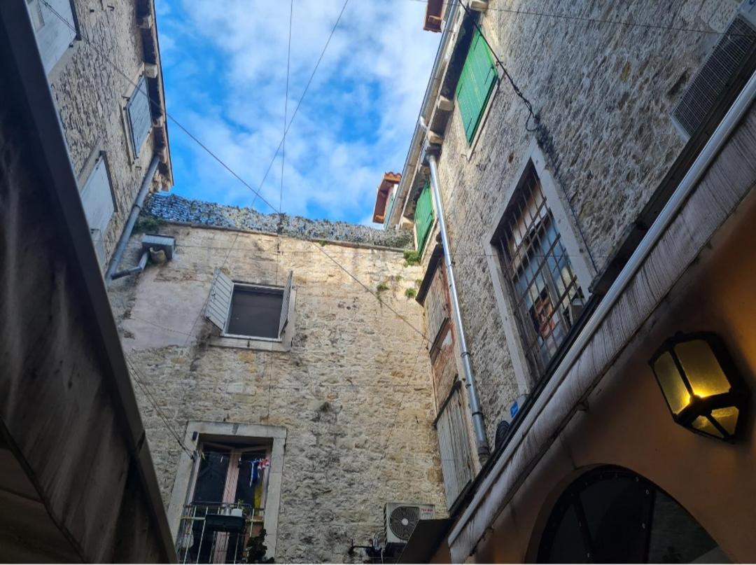 Inchy Accommodation - In The Center Of Diocletian'S Palace Split Exterior photo